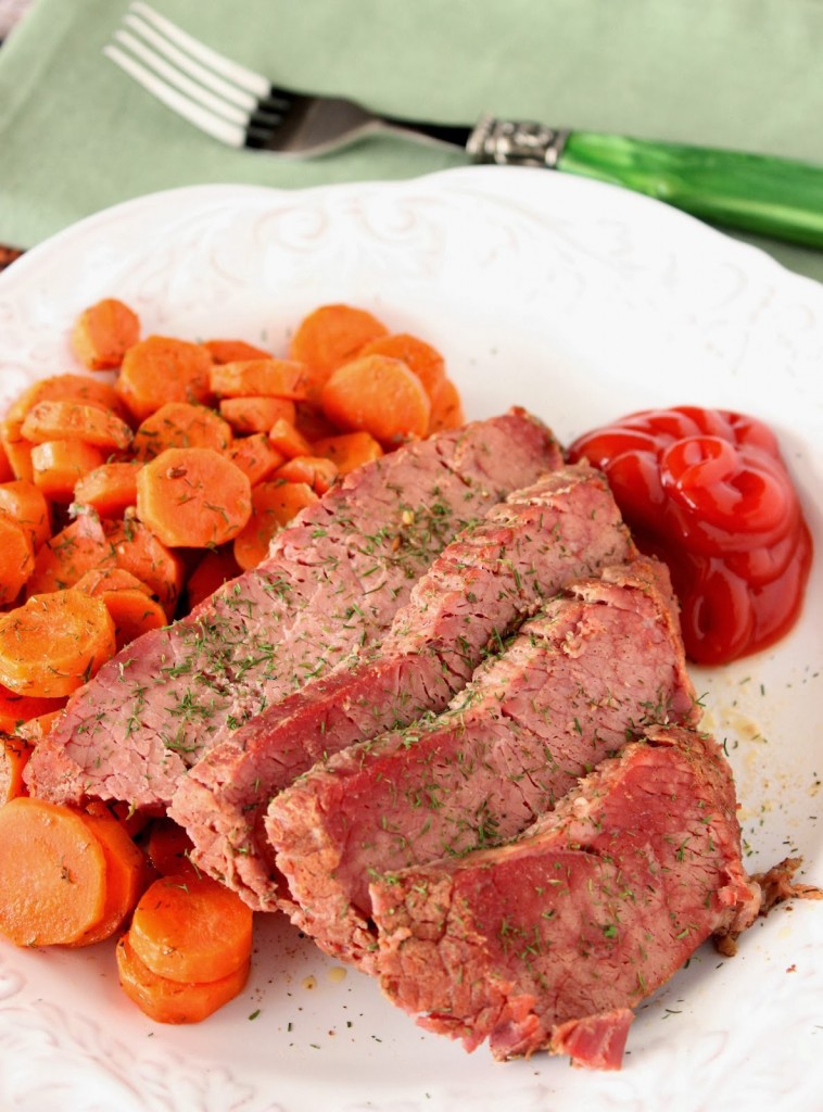 Slow Cooker Corned Beef and Carrots Recipe