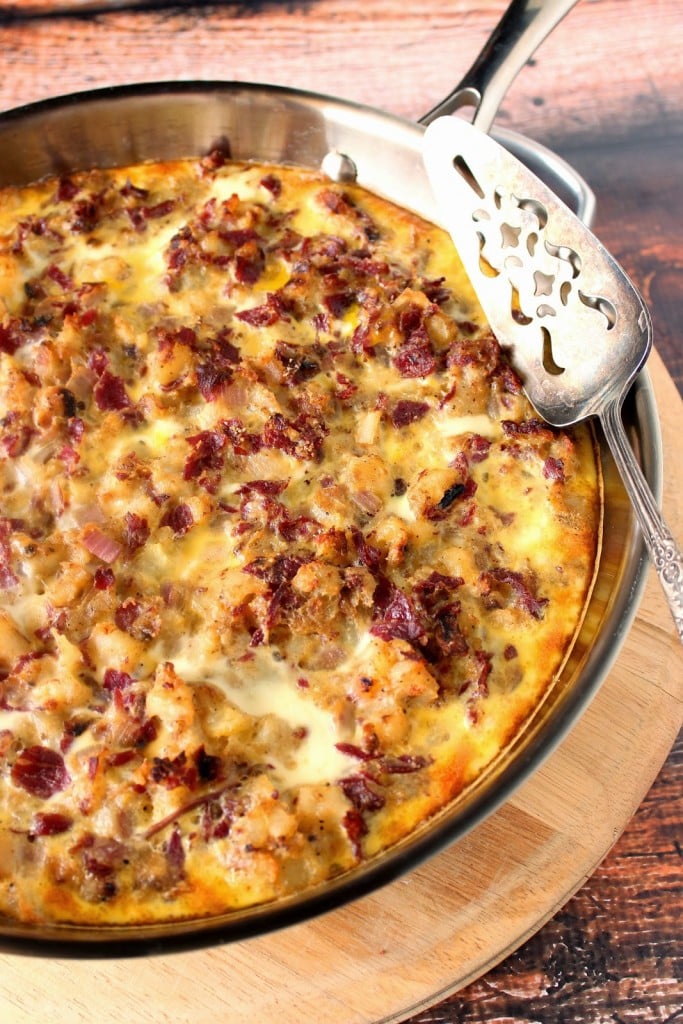 When you have a taste for corned beef hash, but also a wonderfully eggy frittata, why not make this unexpected yet delicious Corned Beef Hash Frittata? It will satisfy everyone at the breakfast, lunch, and even dinner table. - www.kudoskitchenbyrenee.com Corned Beef Hash Frittata Recipe via Kudos Kitchen by Renee