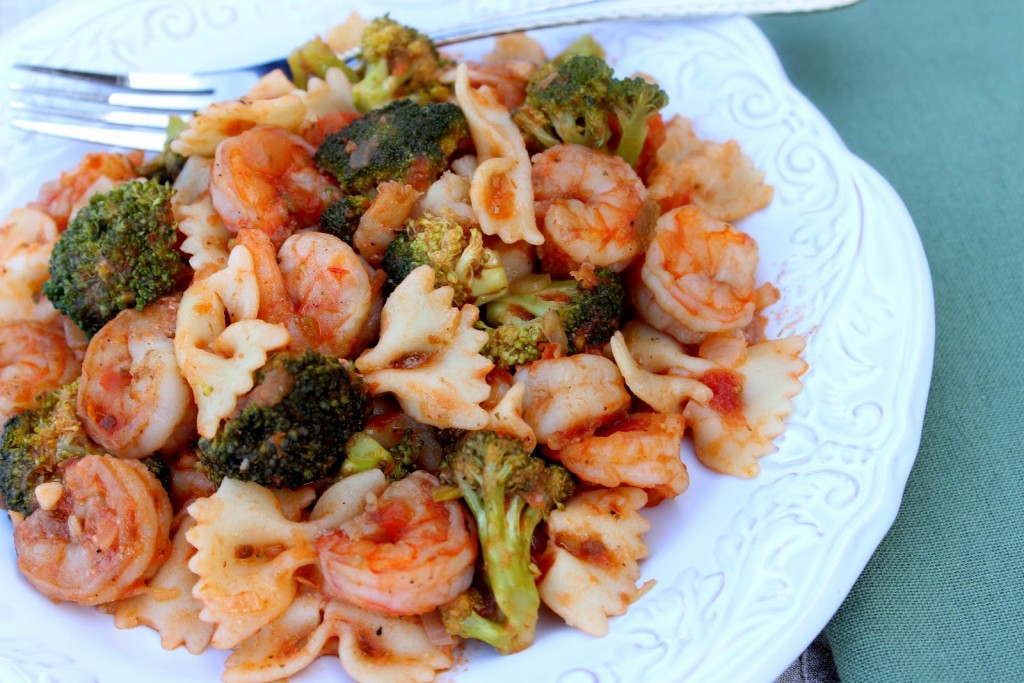 Shrimp Fra Diavolo with Broccoli - www.kudoskitchenbyrenee.com