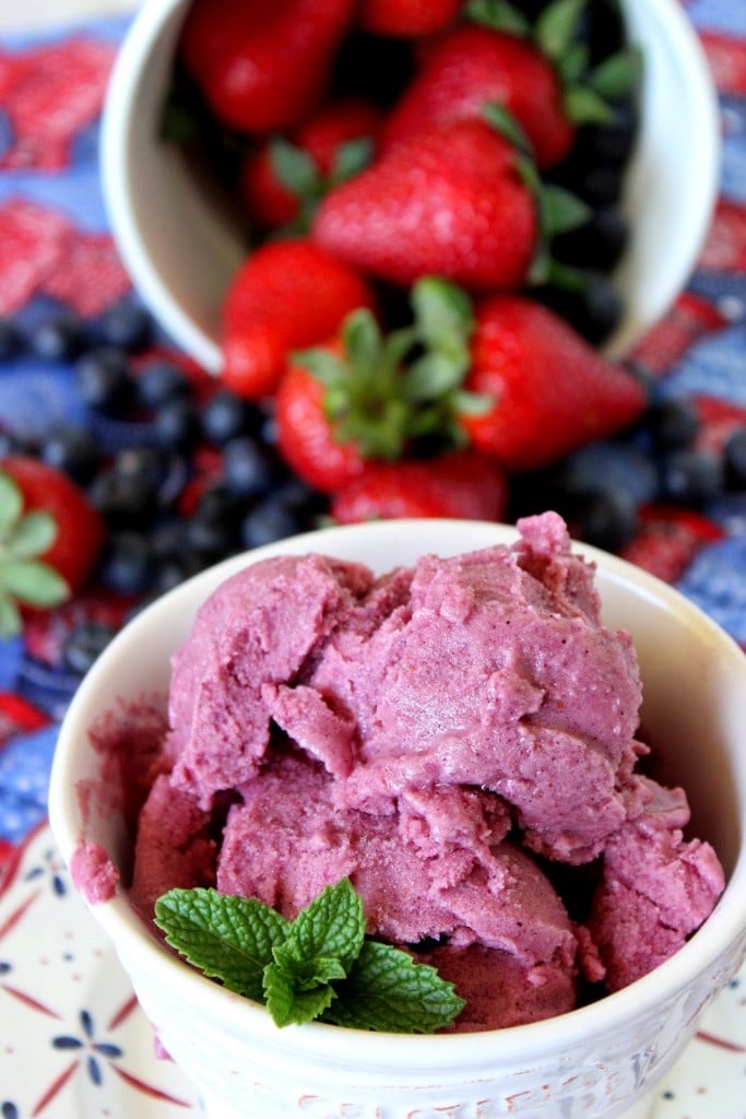 Berry Delicious Frozen Yogurt Berry Delicious Frozen Yogurt - kudoskitchenbyrenee.com