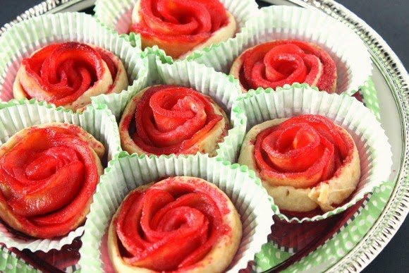 Easy Apple Pie Roses Recipe via kudoskitchenbyrenee.com