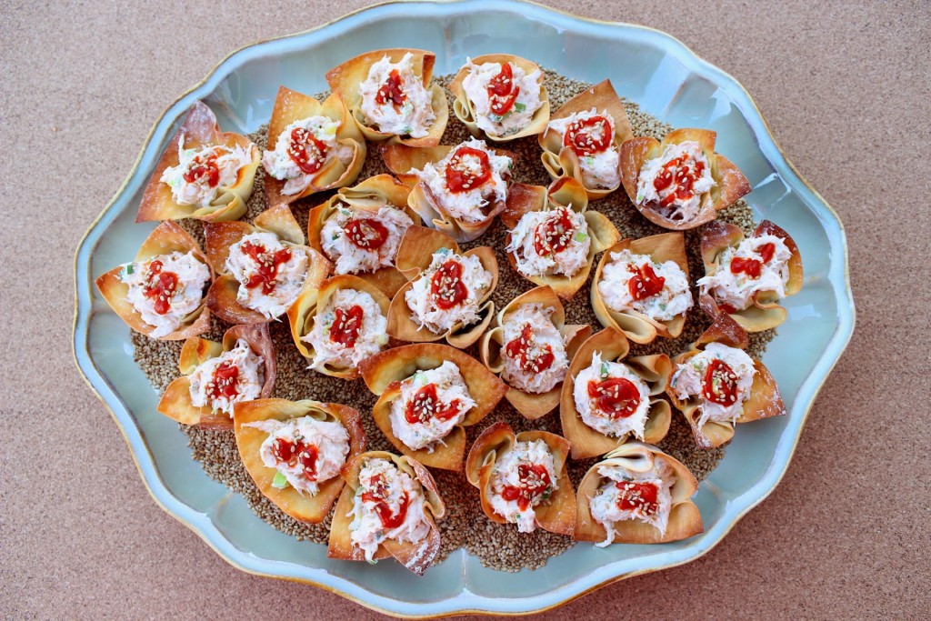 Spicy Baked Crab Rangoon with sesame seeds and sriracha