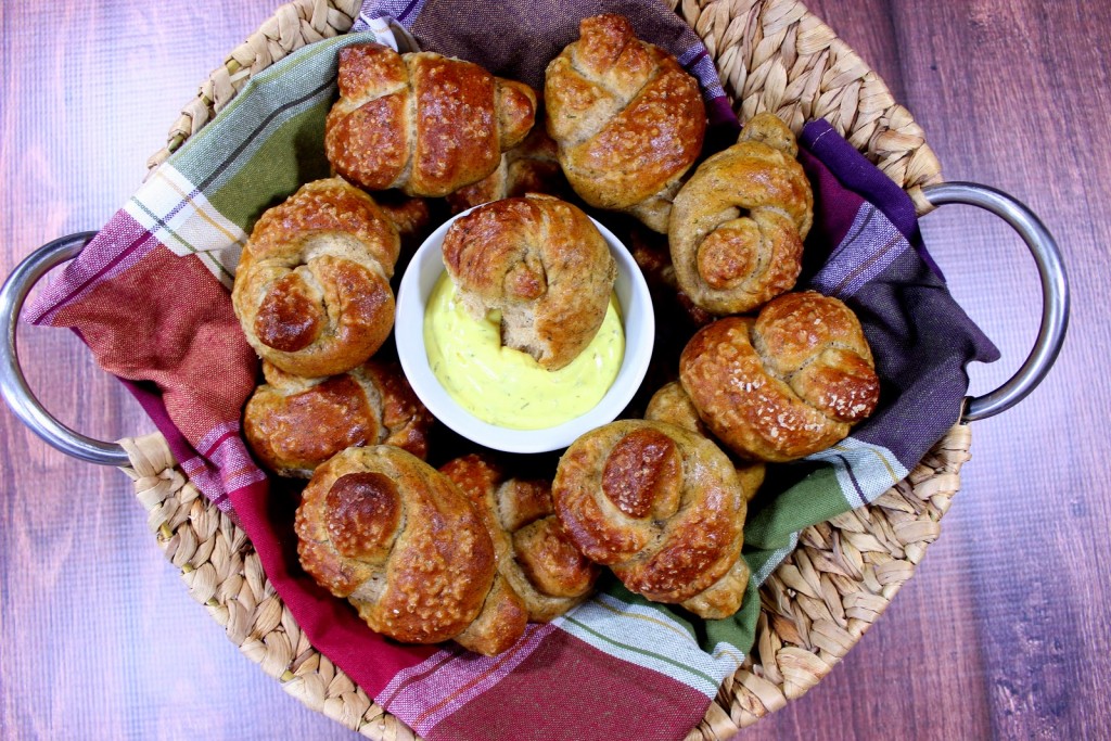 Homemade soft pretzel knots just got a whole lot tastier with the addition of whole wheat flour, beer and dill weed. What's KNOT to love?