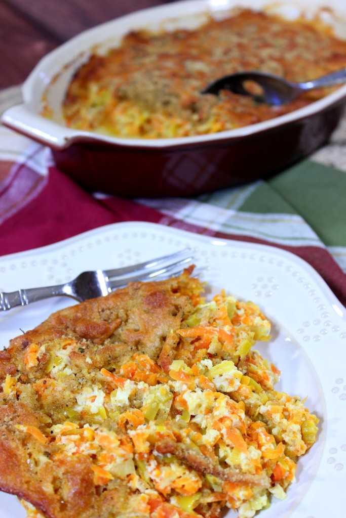 Carrot and Leek Gratin - https://www.kudoskitchenbyrenee.com///2015/03/carrot-and-leek-gratin-plus-cookbook-giveaway/