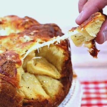 How to make cheesy garlic monkey bread photo tutorial