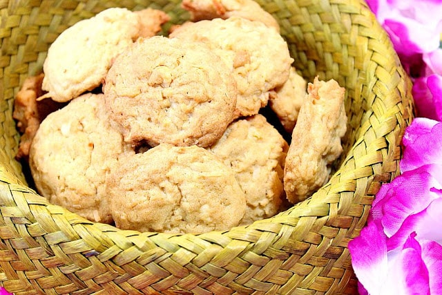 Coconut Macadamia Nut Cookies