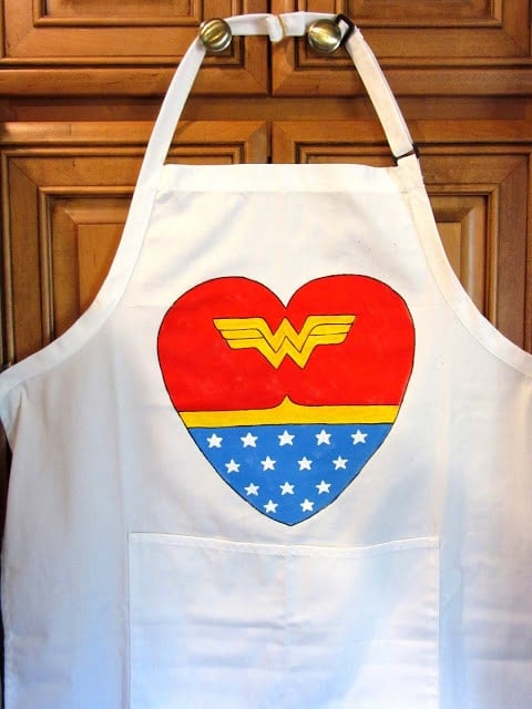 Wonder Woman Painted Chefs Apron - www.etsy.com/shop/kudoskitchenpaints Wonder Woman Chefs Apron