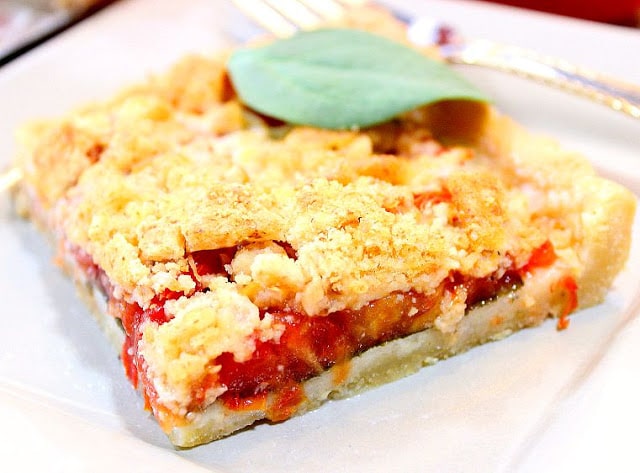 Tomato Spinach Tart with Cheesy Cornmeal Crust