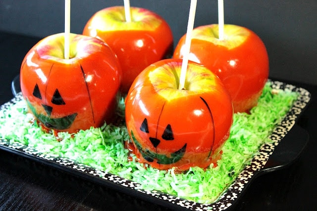 Jack-O-Lantern Caramel Apples