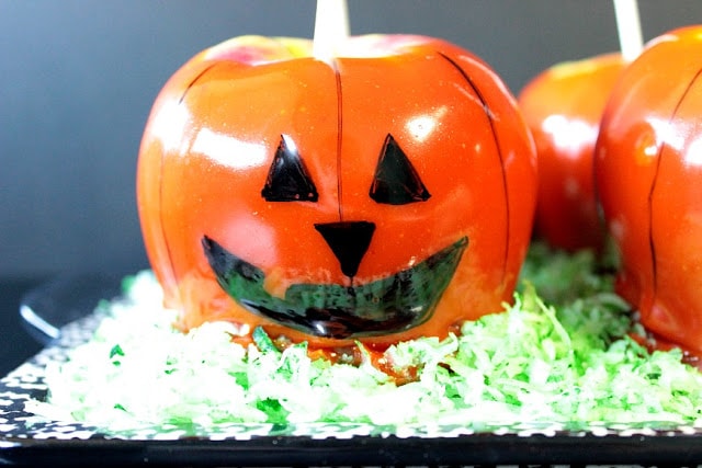 Jack-O-Lantern Caramel Apples