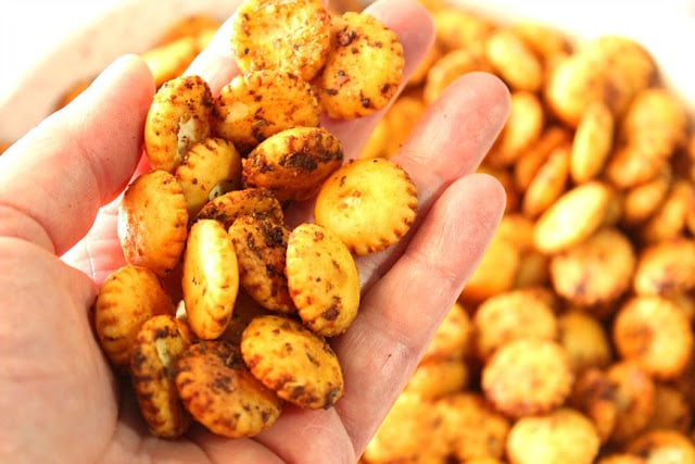 These hot and sweet Sriracha firecracker snackers will be a hit at your next tailgating event or your next party. They're incredibly easy to make and take only a handful of ingredients that you probably already have in your pantry. - kudoskitchenbyrenee.com Sriracha Firecracker Cracker Snackers pack a whole lot of punch into an itty-bitty cracker. BAM! - kudoskitchenbyrenee.com
