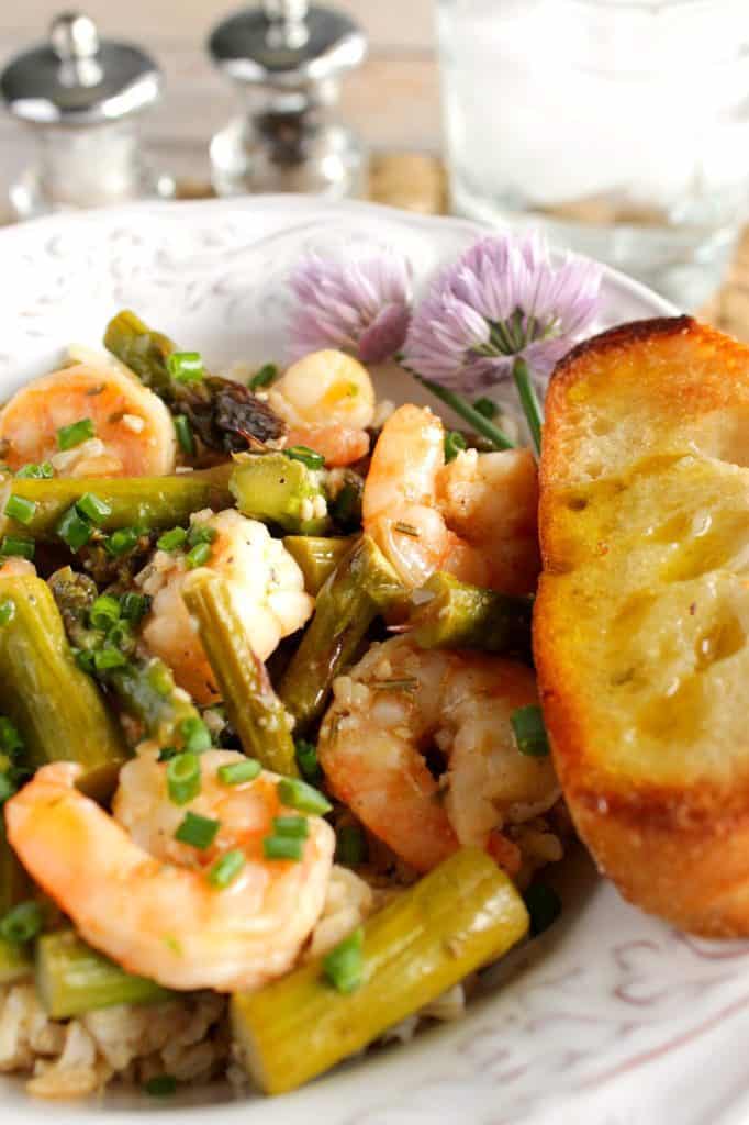 In only minutes you can have this impressive Saucy Shrimp and Asparagus entree on the table, and be able to wow your family and friends. - Kudos Kitchen by Renee Saucy Shrimp and Asparagus with Garlic Toast