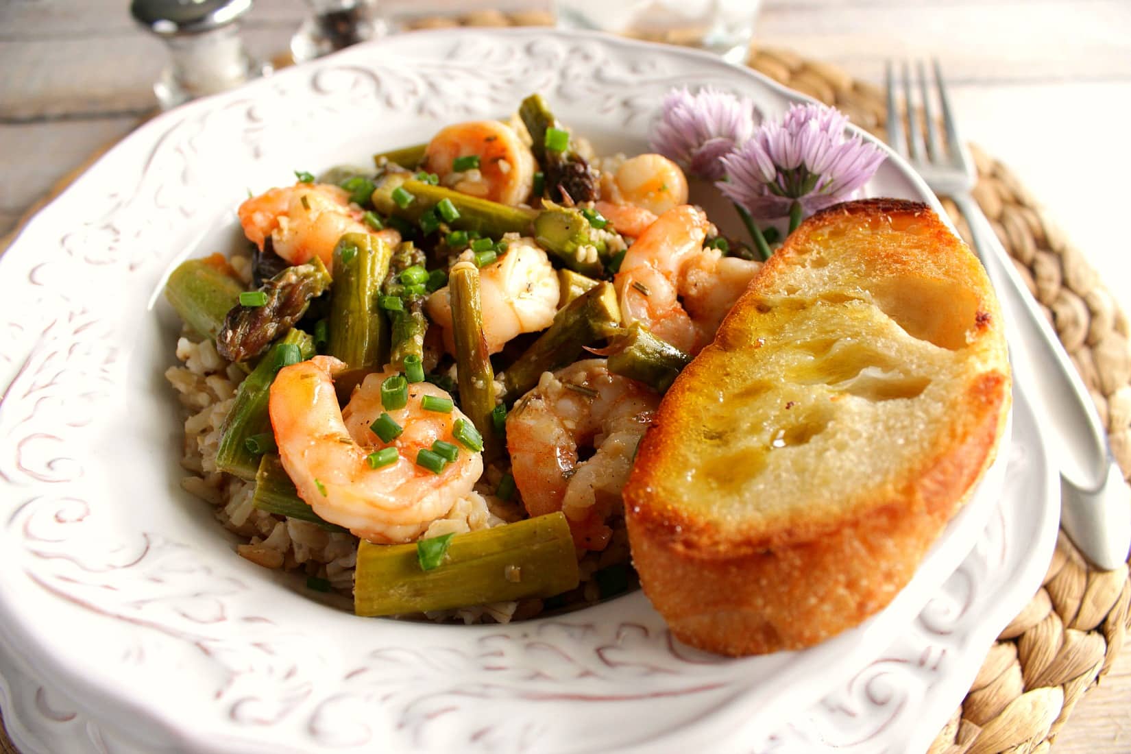 quick and easy saucy shrimp with asparagus