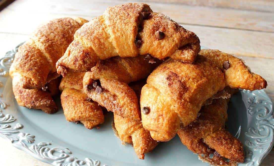 super simple chocolate cinnamon breakfast croissants