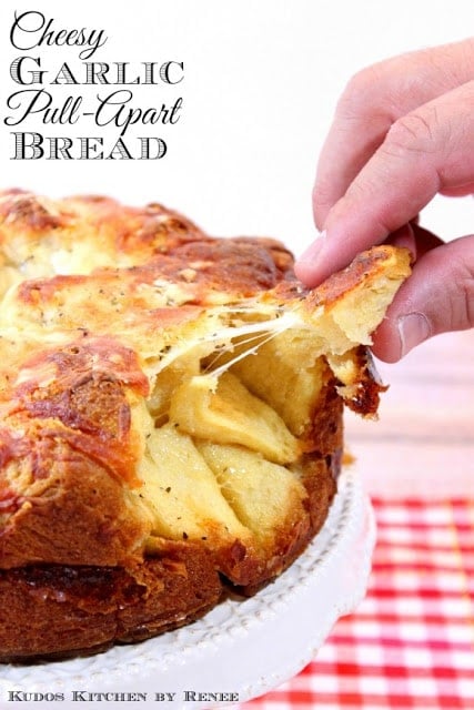 Monkey bread with garlic and cheese - www.kudoskitchenbyrenee.com