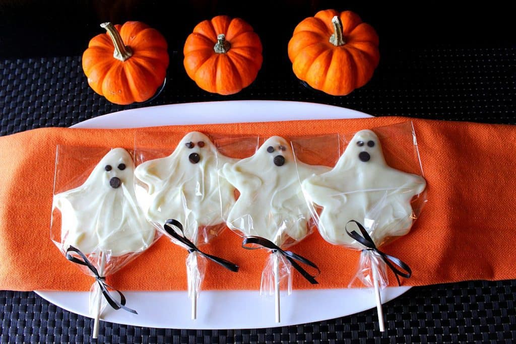 Easy White Chocolate Ghost Pops