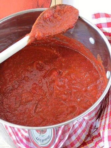 Homemade Classic Marinara Sauce Recipe