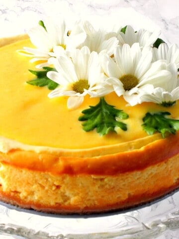 Lemon Cheesecake with Lemon Curd Topping and Daisies