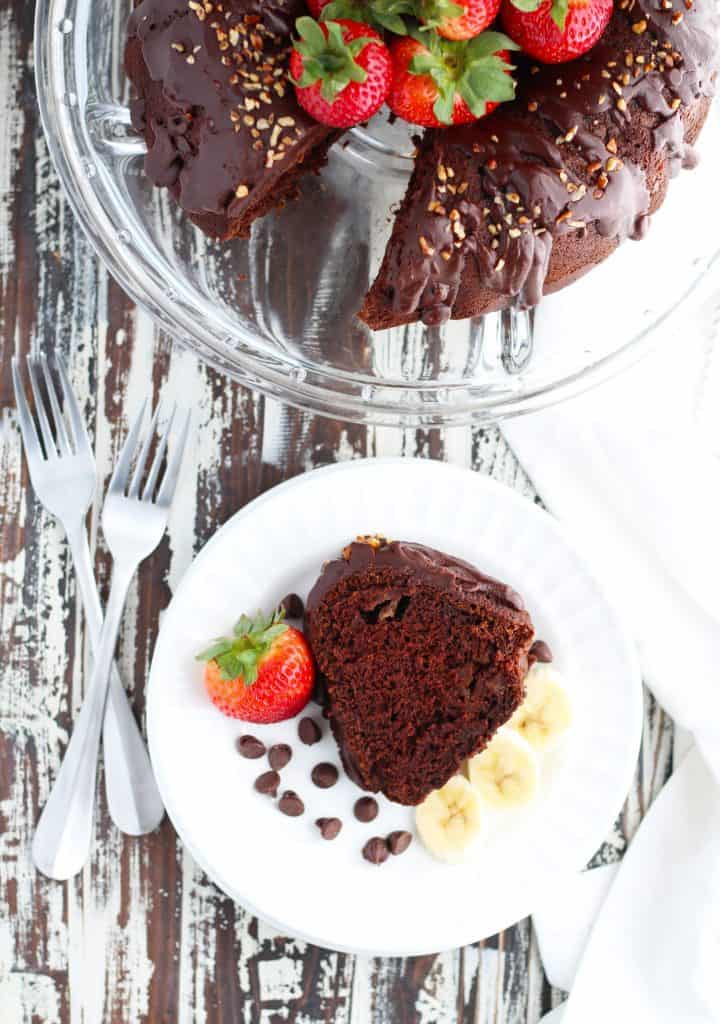 Chocolate cake with strawberries for best chocolate dessert recipes collection
