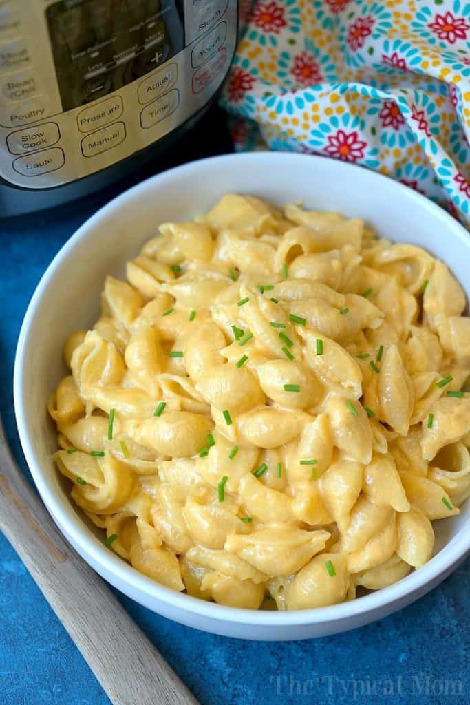 Macaroni & Cheese Recipe Roundup 2018 Friday's Featured Foodie Feastings - www.kudoskitchenbyrenee.com