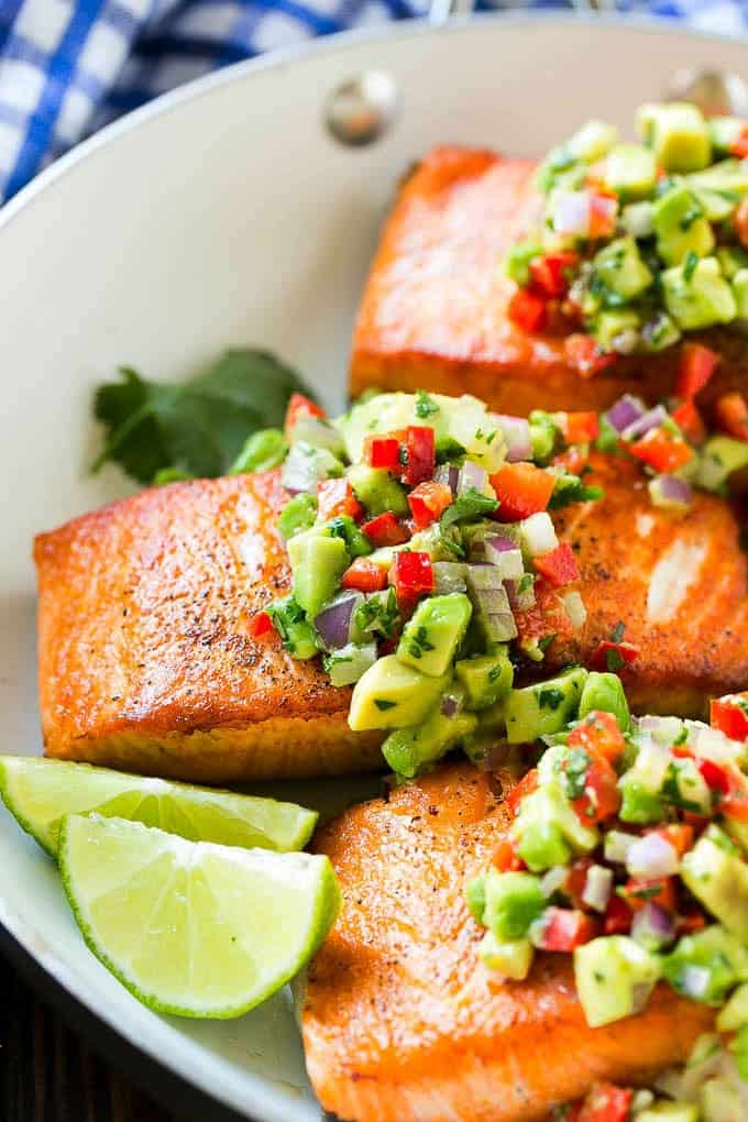 Amazing Avocado Recipe Roundup 2018 for Friday's Featured Foodie Feastings. - www.kudoskitchenbyrenee.com