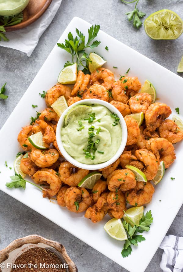 Amazing Avocado Recipe Roundup 2018 for Friday's Featured Foodie Feastings. - www.kudoskitchenbyrenee.com
