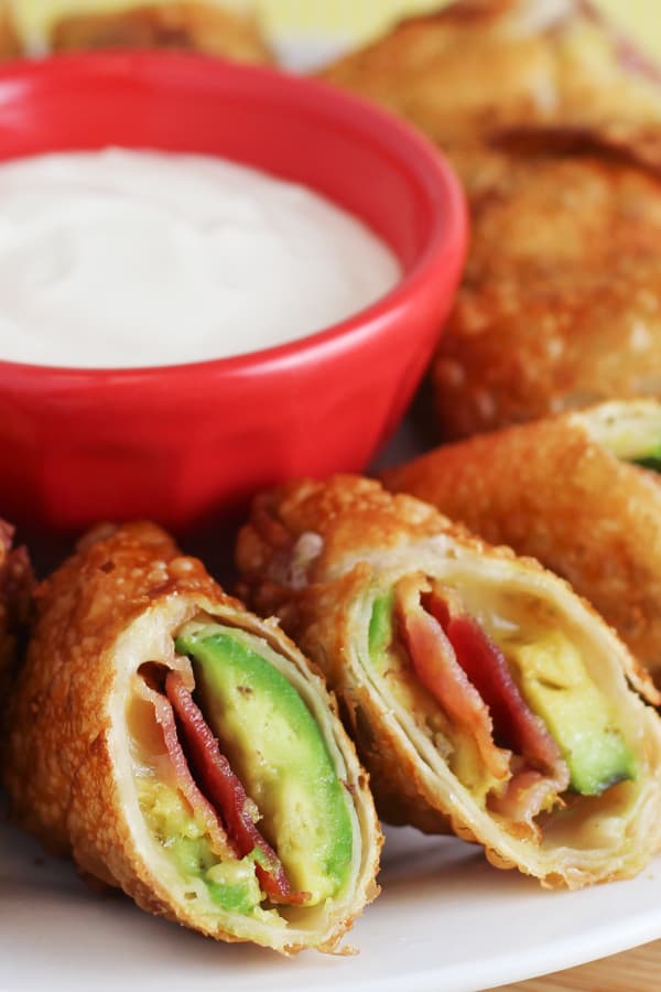Amazing Avocado Recipe Roundup 2018 for Friday's Featured Foodie Feastings. - www.kudoskitchenbyrenee.com