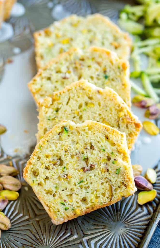 From sweet to savory, this Quick Bread Recipe Roundup for Friday's Featured Foodie Feastings has something for everyone. - www.kudoskitchenbyrenee.com