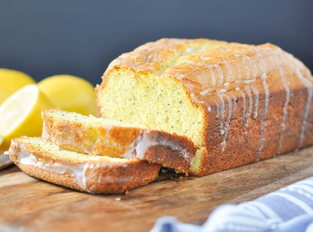 From sweet to savory, this Quick Bread Recipe Roundup for Friday's Featured Foodie Feastings has something for everyone. - www.kudoskitchenbyrenee.com