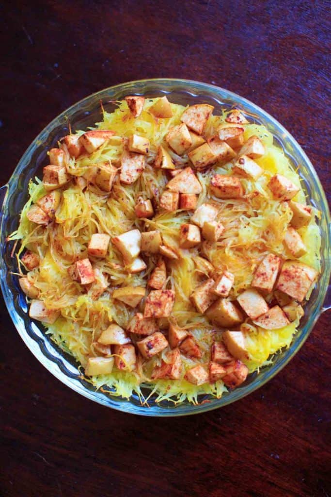 Spaghetti Squash Recipe Roundup for Friday's Featured Foodie Feastings. - www.kudoskitchenbyrenee.com