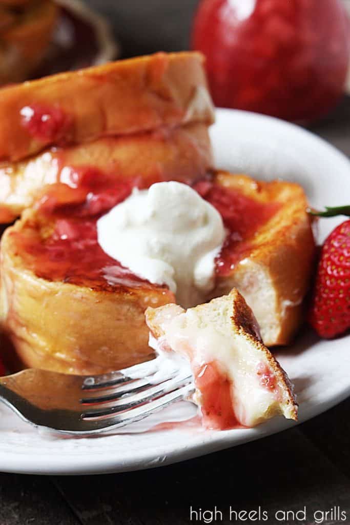 Sensational Strawberry Recipe Roundup 2018 for Friday's Featured Foodie Feastings - www.kudoskitchenbyrenee.com