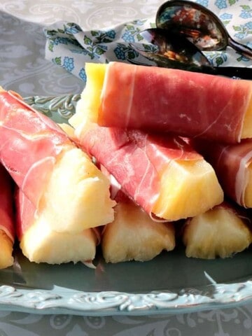 Sweet & Savory Prosciutto Wrapped Pineapple Spears - www.kudoskitchenbyrenee.com