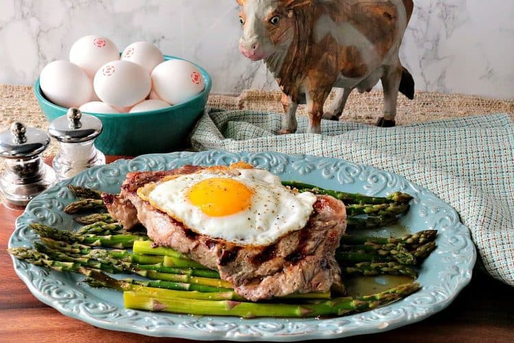 buttery rich keto steak and eggs over asparagus #brunchweek