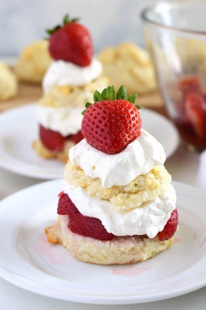 Sensational Strawberry Recipe Roundup 2018 for Friday's Featured Foodie Feastings - www.kudoskitchenbyrenee.com