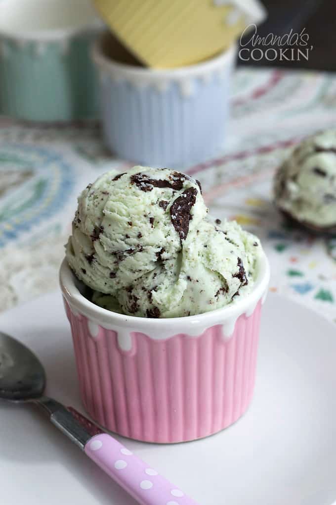 Incredible Ice Cream Recipe Roundup 2018 for Friday's Featured Foodie Feastings - kudoskitchenbyrenee.com