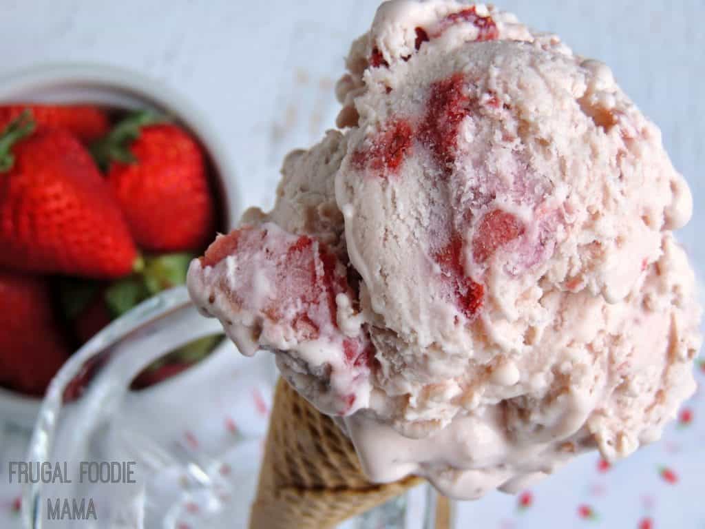 Incredible Ice Cream Recipe Roundup 2018 for Friday's Featured Foodie Feastings - kudoskitchenbyrenee.com