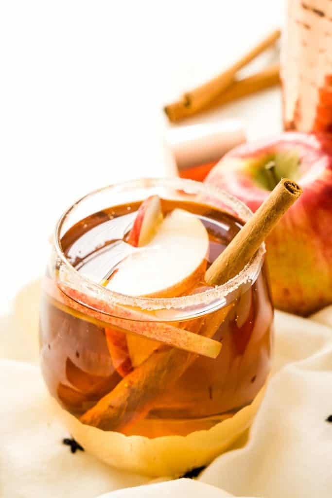 Amazing Apple Recipe Roundup 2018 for Friday's Featured Foodie Feastings. - kudoskitchenbyrenee.com