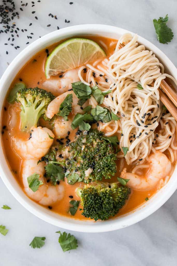 Easy Weeknight Dinner Recipes. Noodles and shrimp in a bowl with broccoli.