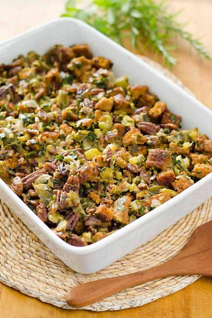 Thanksgiving Stuffing & Dressing Recipe Roundup 2018 - Friday's Featured Foodie Feastings - kudoskitchenbyrenee.com @kudoskitchen