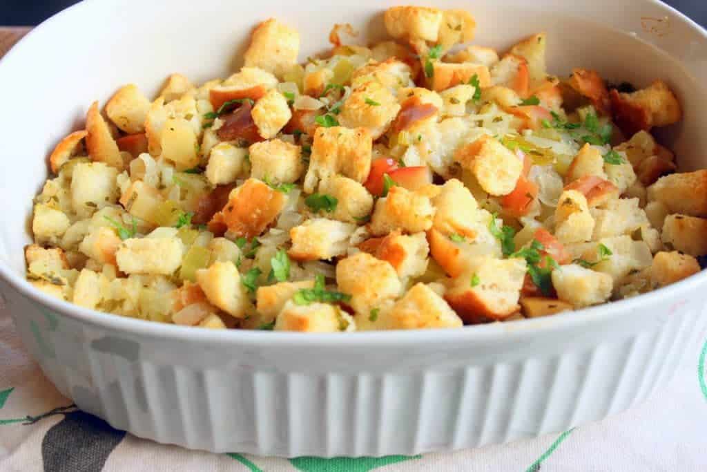 Thanksgiving Stuffing & Dressing Recipe Roundup 2018 - Friday's Featured Foodie Feastings - kudoskitchenbyrenee.com @kudoskitchen