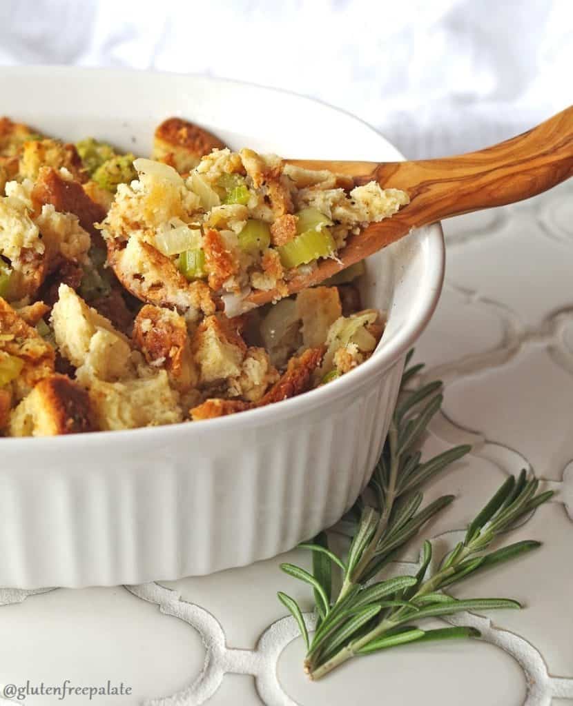 Thanksgiving Stuffing & Dressing Recipe Roundup 2018 - Friday's Featured Foodie Feastings - kudoskitchenbyrenee.com @kudoskitchen