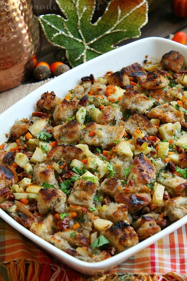 Thanksgiving Stuffing & Dressing Recipe Roundup 2018 - Friday's Featured Foodie Feastings - kudoskitchenbyrenee.com @kudoskitchen