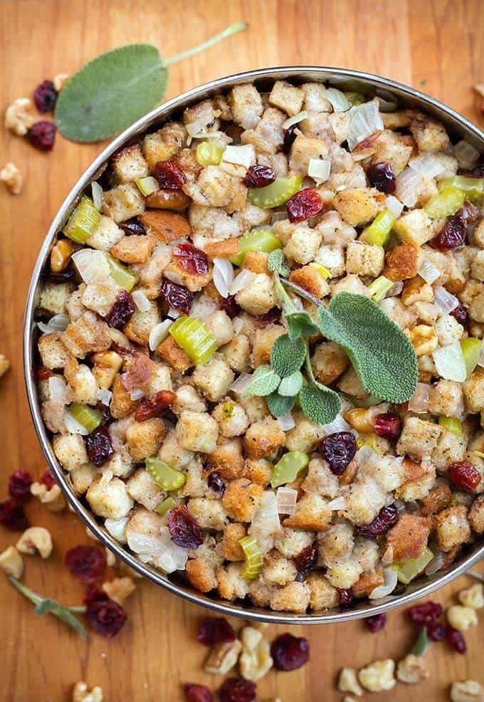 Thanksgiving Stuffing & Dressing Recipe Roundup 2018 - Friday's Featured Foodie Feastings - kudoskitchenbyrenee.com @kudoskitchen