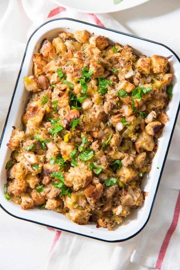 Thanksgiving Stuffing & Dressing Recipe Roundup 2018 - Friday's Featured Foodie Feastings - kudoskitchenbyrenee.com @kudoskitchen