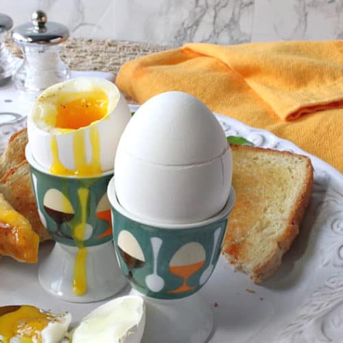 https://www.kudoskitchenbyrenee.com/wp-content/uploads/2020/03/Air-Fryer-soft-boiled-eggs-34-500x500.jpg