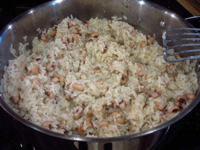 Hoppin' John in a skillet.