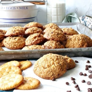 Butterscotch Ritz Cookies with ritz crackers and chocolate chips.