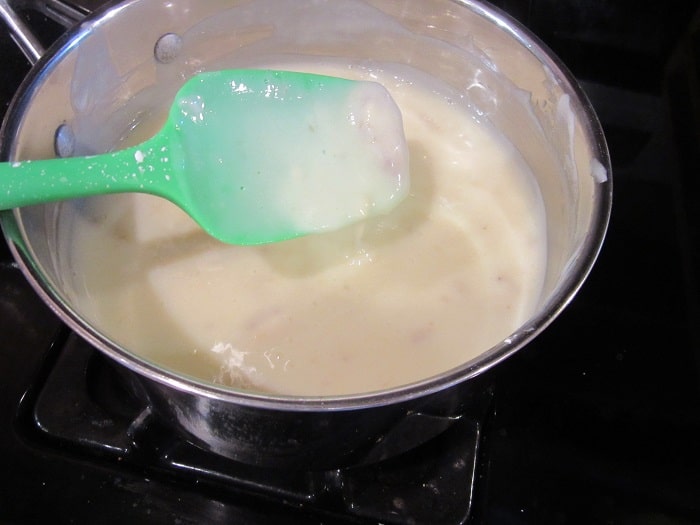A thickened custard sauce for making banana cream pie.