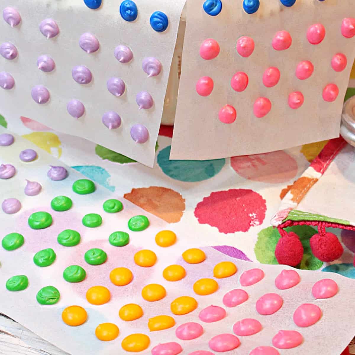 Dots candy discount