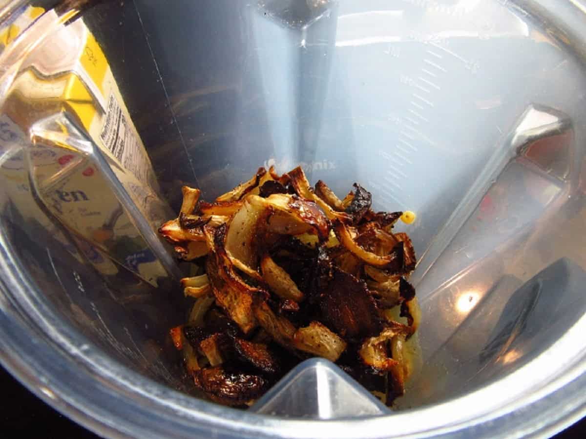 Roasted onions in a blender.